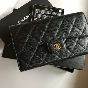 Chanel caviar trifold wallet